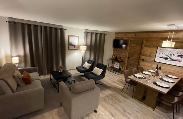 Arc 1950: Spacious ski-in ski-out apartment, 4-6 pax