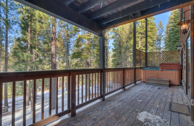 Arcade, Foosball, Spa, Shuffleboard, Grill, Open Floor plan, 5mins to Heavenly - Timber Lodge