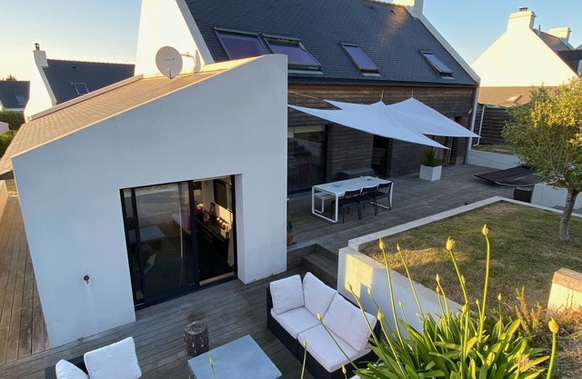 Architect house quiet with large terrace and garden 5 minutes from the beach