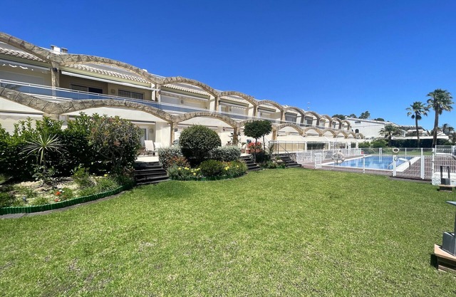 ARCOS casa adosado primera línea
