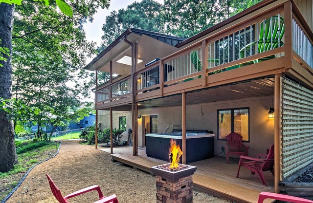 Arden Vacation Rental w/ Private Hot Tub & Grill!