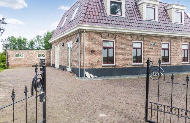 Are you dreaming of a comfortable and active vacation? Then this house might be something for you.