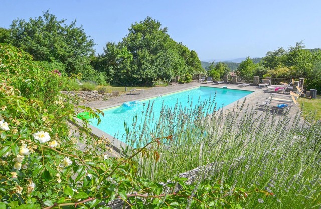 Are you looking for a family-friendly vacation home? Then this country house with pool and a large p