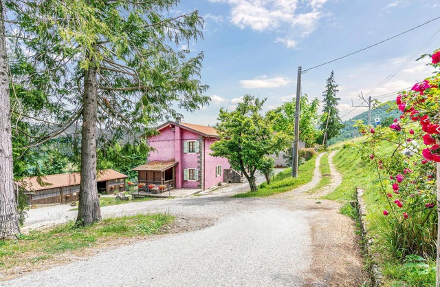 Are you looking for a family-friendly vacation apartment in beautiful surroundings? Then this might