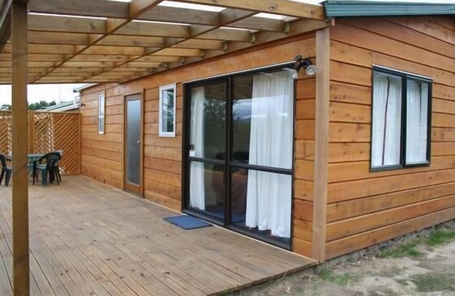 Arias Farm CABIN Rotorua + Hot Spa - 2 Bedrm farm accom in suburbs