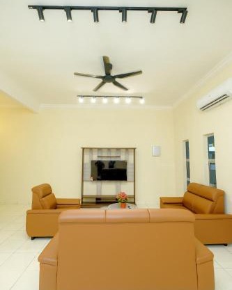 Arista Guest House