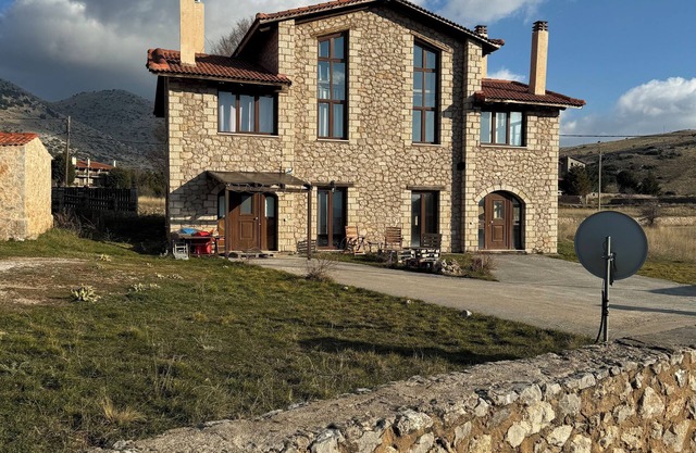 Armonia Suites Livadi Arachovas