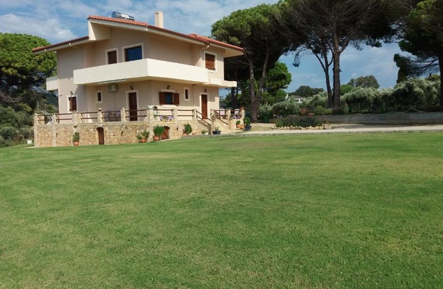 Armiriki Apartments