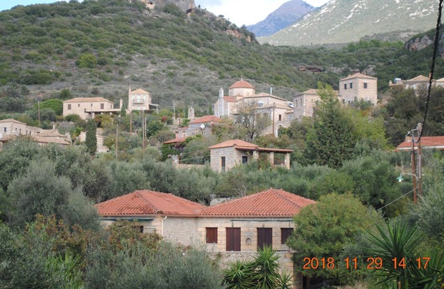 Armonia 1, a spacious stone villa in a quiet area, 900 meters from the sea