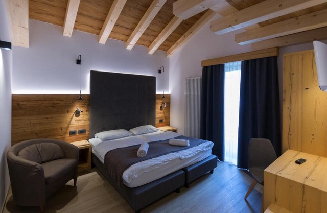 Arnica Mountain Hotel