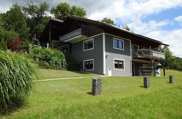 Arrive and feel at home, in a new, large, charming, quiet 5 rose apartment