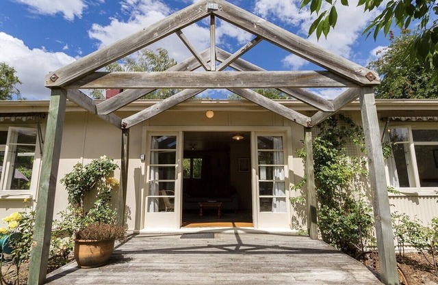 Arrow Bach - Arrowtown Holiday Home