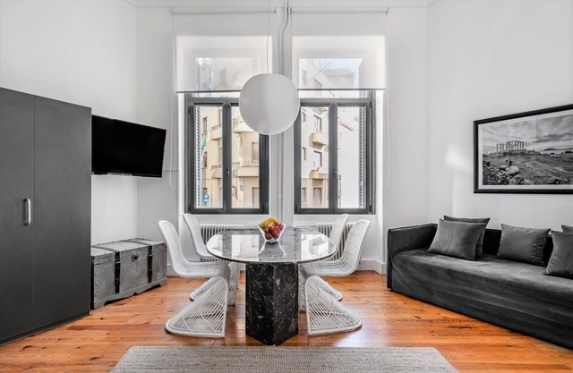 Art Pantheon Superior Suite in Plaka Acropolis area
