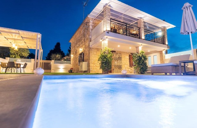 Artemis Luxury Villa