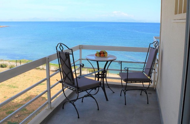 ARTEMISIA beach apartment.