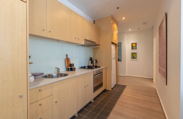 Artful Escape on York - 2x Carpark, Wifi, East End