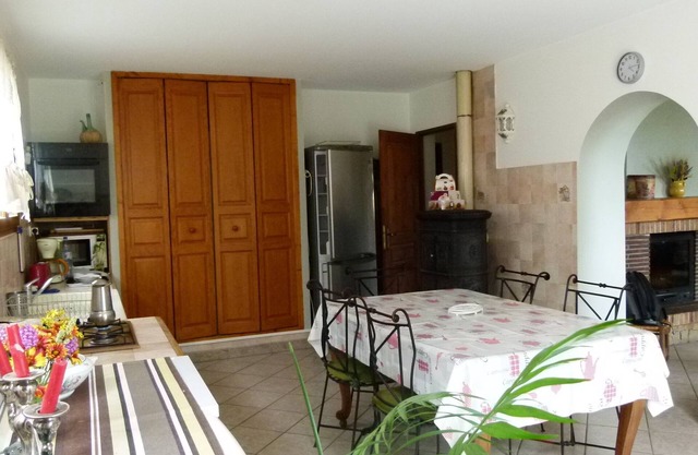 Artignosc, in a quiet location, house for 9 people.