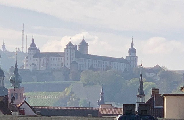 Artist apartment in the city center of Würzburg with a view of the fortress