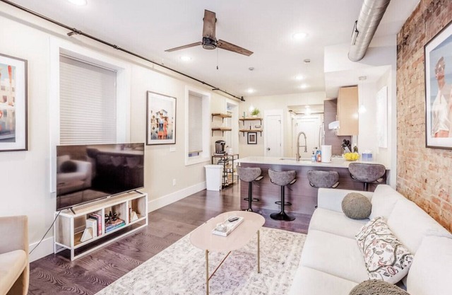 Artist's Gallery Downtown 2B/2Bath Condo
