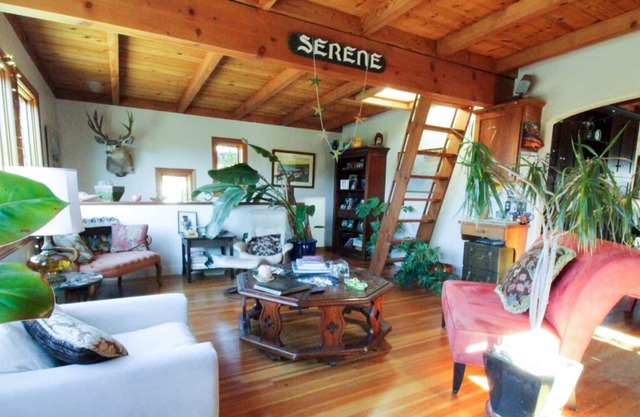 Artistic Beach Community house