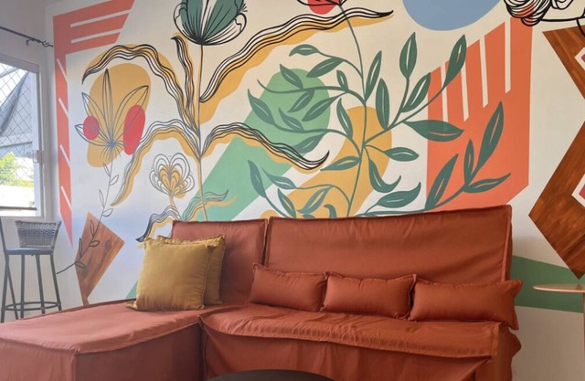 Artistic Suite Close to beach in Rio Vermelho Central