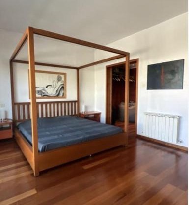 Artistic home by the beach