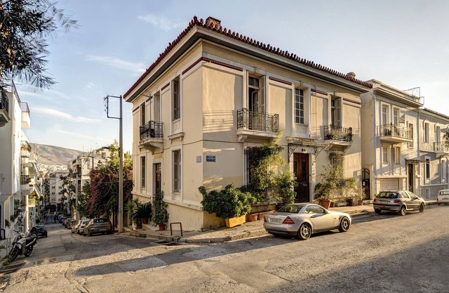 Artistic Neoclassical Two-Story Mansion
