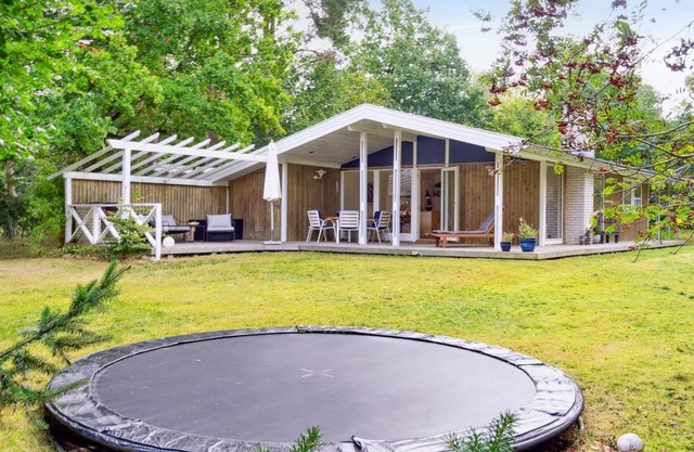 "Arto" - 1.2km from the sea by Interhome