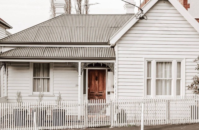 artstay Hobart 1890s inner city cottage