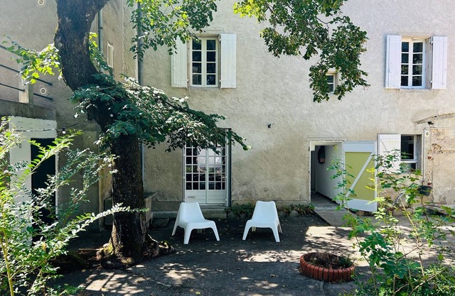 Arty" country house completely renovated