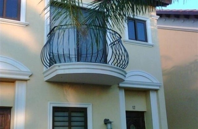 Aruba Gold Coast 2/Bed/2.5 Bath TownHouse/Gated Community