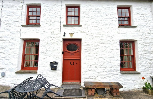 Arwel, Llangrannog - Two Bedroom Cottage, Sleeps 4