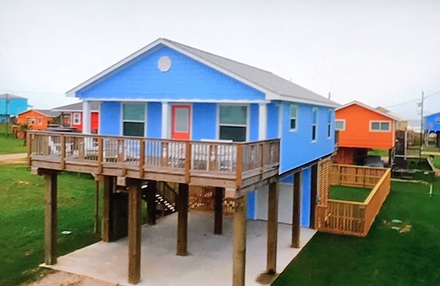 AS SEEN ON HGTV! Monthly Discount/Steps from the beach