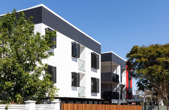 Ascot Budget Residences - Close to Brisbane Airport & Racecourses