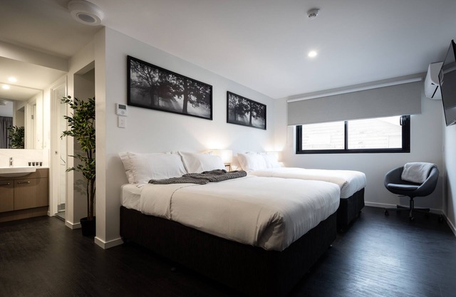 Ascot Budget Residences - Close to Brisbane Airport & Racecourses