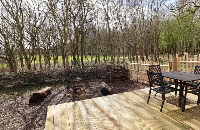 ASH LODGE, pet friendly, character holiday cottage in Morpeth