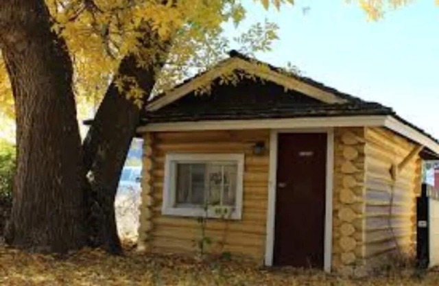 Ashton Log Cabin #3