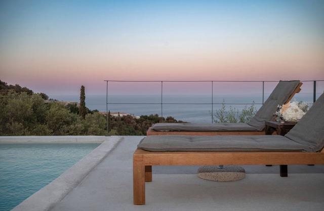 Askos Luxury Suite II, a Zakynthian Hideaway
