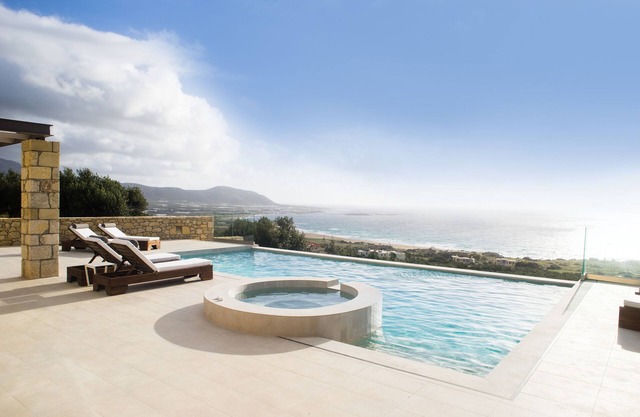 ASPALATHOS FALASSARNA VILLAS":LUXURY VILLA WITH VIEW IN