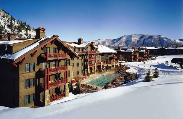 Aspen CO Ski in/Ski out Ritz Carlton Condo 2 BD/BR