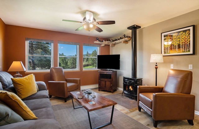 Aspen Grove Getaway - Mountain Townhome - Estes Park Near Golf Course - EV #3196