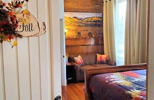 Aspen Inn - Fall Suite (California King)