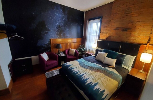 Aspen Inn - Starry Night