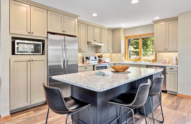 Aspen Spirit Vacation Home at Windcliff by RedAwning