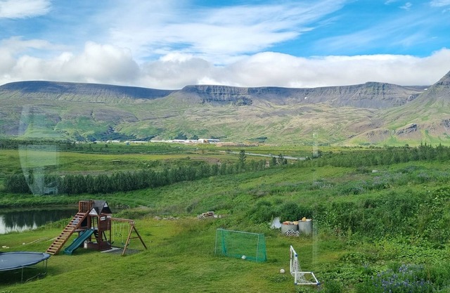 Asta's place - luxury accomodation with a spectacular view in Reykjavik's suburb