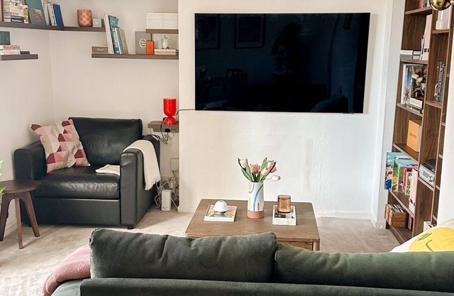Asthet London - Spacious 3-Bed Duplex Near City Center – Prime London Location