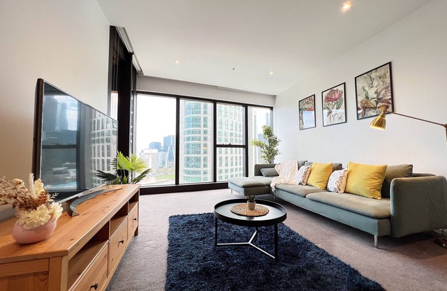 Astonishing Southbank Pearl Tower Residences near Crown Casino