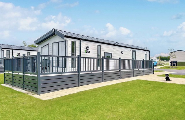 Astoria Caravan Pet Friendly Decking