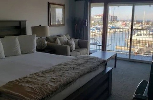 Astoria Riverwalk Inn
