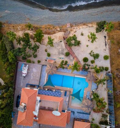 Astrofegia Beachfront Villa